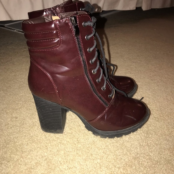 Boots - Picture 3 of 5